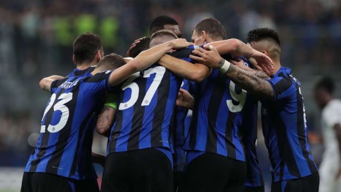 Pemain Inter Milan merayakan kemenangan atas Viktoria Plzen