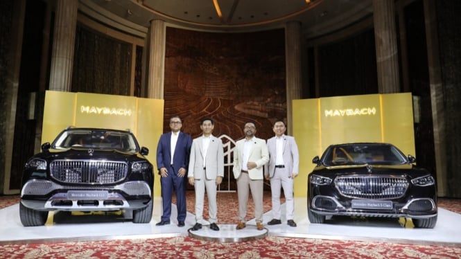 Peresmian Mobil Mewah Mercedes Benz varian Maybach