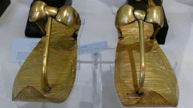 Sandal emas Tutankhamun