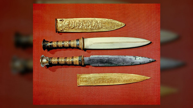 Belati besi Tutankhamun