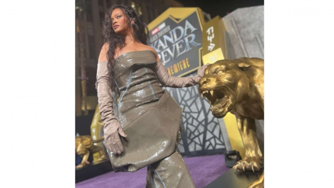 Rihanna di premiere film Black Panther: Wakanda Forever