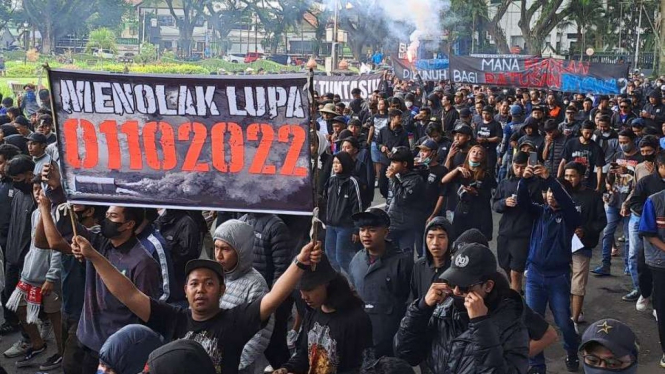 Tragedi Kanjuruhan: Aremania Segera Buat Laporan Pasal Pembunuhan