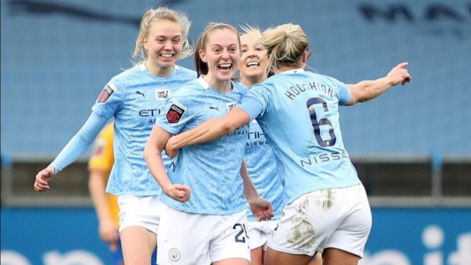 Para pemain Manchester City Women saat merayakan gol. 