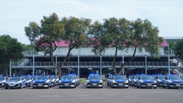 https://thumb.viva.co.id/media/frontend/thumbs3/2022/10/28/635b41e5700d9-kendaraan-listeik-untuk-pengamanan-ktt-g20-milik-tni_375_211.jpg
