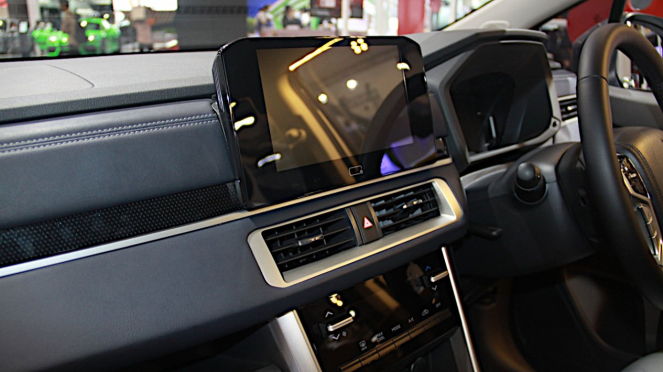 VIVA Otomotif: Interior Mitsubishi New Xpander Cross