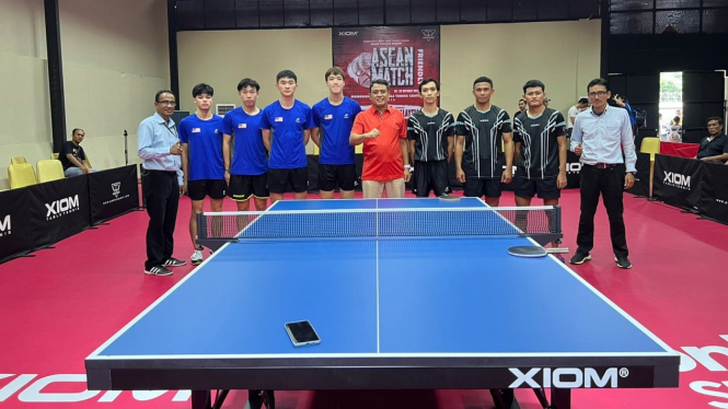 Indonesia Vs Malaysia di Opening Manggung Xiom Table Tennis Center