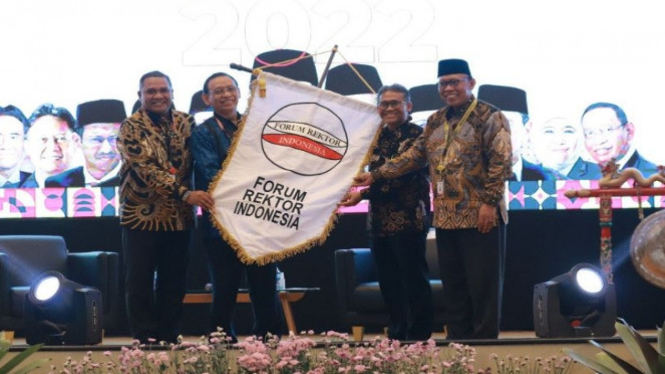 Rektor Unair Jadi Ketua Forum Rektor Indonesia 2022-2023