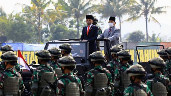 Presiden Jokowi dan Menhan Prabowo Subianto.