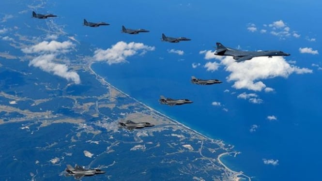 VIVA Militer: Formasi jet tempur Korea Selatan dan Amerika Serikat