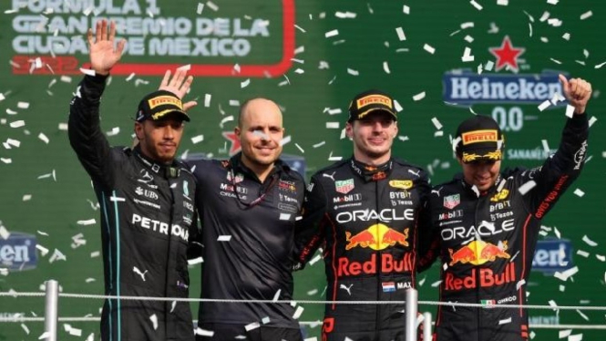 Tim Red Bull Racing merayakan kemenangan di F1 GP Meksiko