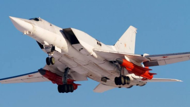 VIVA Militer: Rudal jelajah supersonik Kh-32 Rusia, dibawa pesawat Tu-22M3