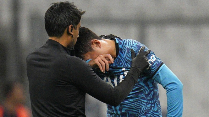 Son Heung-min cedera saat membela Tottenham Hotspur di Liga Champions