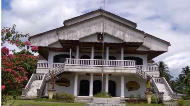 Rumah Adat Suku Bolang Mongondow