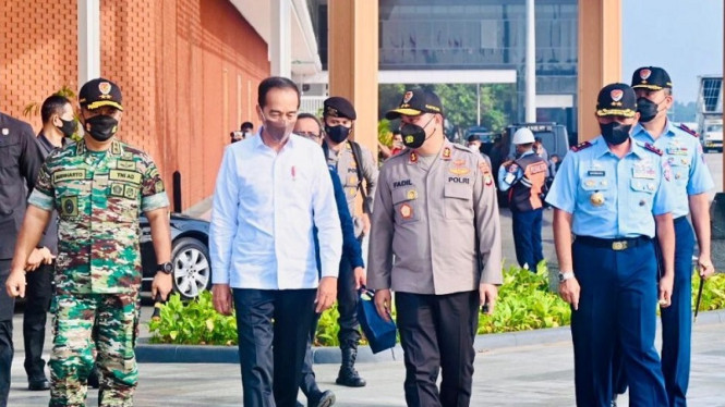 Presiden Jokowi di Bandara Halim Perdanakusuma