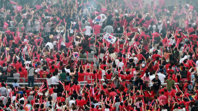 ilustrasi penonton bola di Korea Selatan 