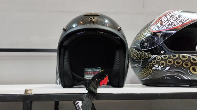 Helm termurah NJS NX 2 di IMOS 2022