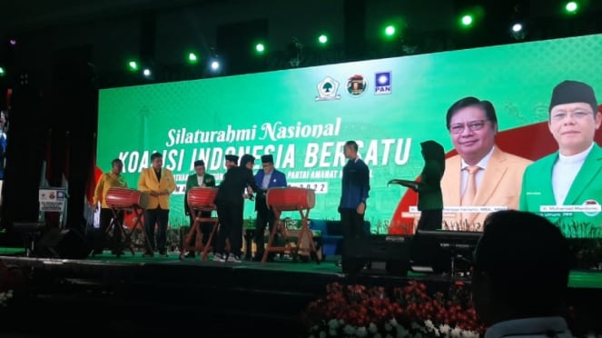  Koalisi Indonesia Bersatu (KIB) menggelar Silaturahmi Nasional (Silatnas) bersama dengan ribuan kader partai di Hotel Dalton Makassar.