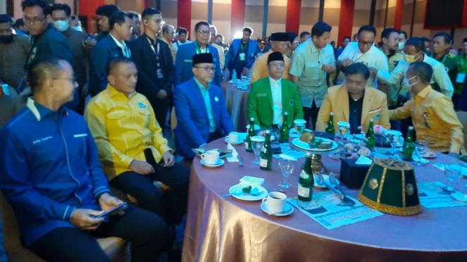  Koalisi Indonesia Bersatu (KIB) menggelar Silaturahmi Nasional (Silatnas) bersama dengan ribuan kader partai di Hotel Dalton Makassar.