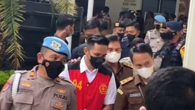 Bharada Richard Eliezer tiba di PN Jakarta Selatan.