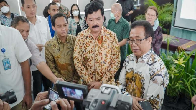 Menteri ATR BPN, Hadi Tjahjanto, dan Ketua PGI Pdt. Gomar Gulthom.