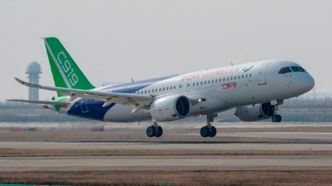 China pada Selasa, 8 November 2022, memamerkan jet  C919, sebuah pesawat penumpang besar pertama yang diproduksi.