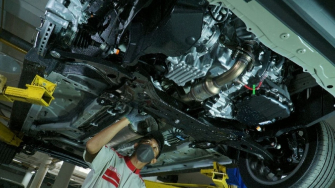 Pengecekan shock breaker mobil