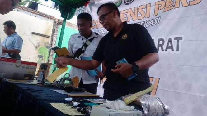 Satreskrim Polres Bekasi Kabupaten rilis kasus uang palsu.
