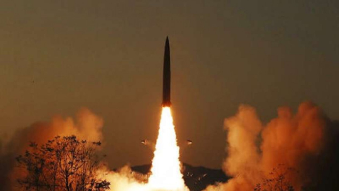 Korea Utara meluncurkan rudal balistik jarak pendek ke semenanjung Korea