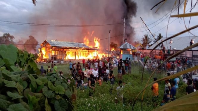 Kebakaran rumah di Yapen, Papua