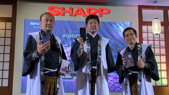 From this moment on, Sharp decides to focus on the mobile market