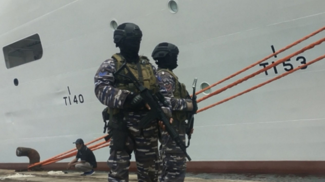 VIVA Militer: Marinir TNI AL jaga ketat kapal militer China yang sandar di Priok
