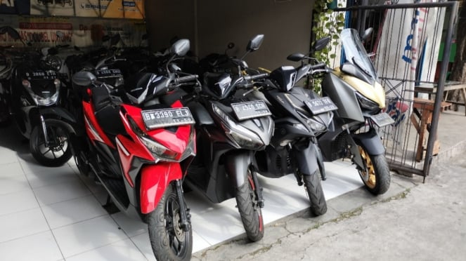 Motor bekas di showroom Damitra Motor