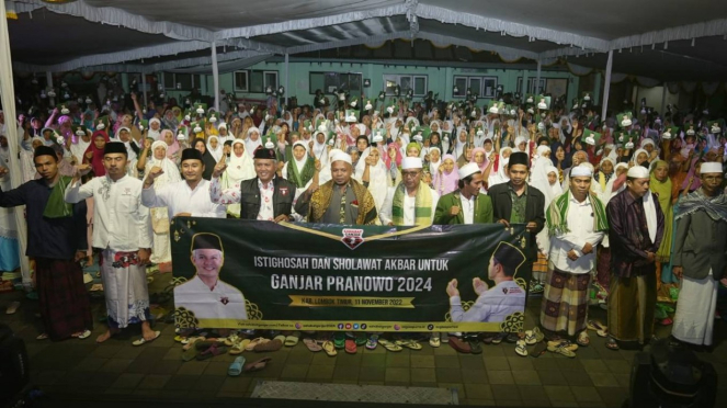 Relawan Ganjar gelar istigasah di Lombok Timur, NTB.