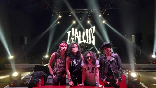 Zealous Band 