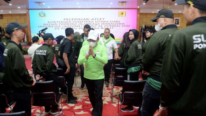 Gubernur Sumatera Utara, Edy Rahmayadi melepas kontingen Sumut ke POMNAS XVII 