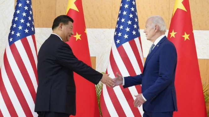Presiden Joe Biden dan Presiden China Xi Jinping bertemu di Bali.