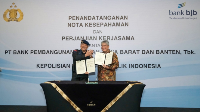 bank bjb bersama Kepolisian Negara Republik Indonesia (Polri) tandatangani Nota Kesepahaman tentang Bantuan Pengamanan dan Pemanfaatan Produk dan Jasa Layanan Perbankan dan Perjanjian Kerja Sama (PKS) tentang Pemanfaatan Produk dan Jasa Layanan Perbankan.