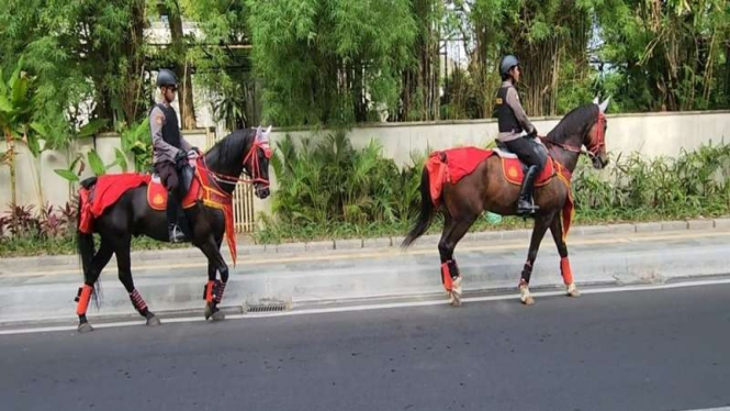 Polri menggelar patroli berkuda dalam pengamanan KTT G20 di Bali