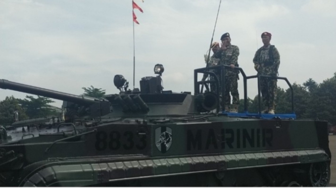 VIVA Militer: Wakasal bersama Dankormar periksa kesiapan pasukan Korps Marinir