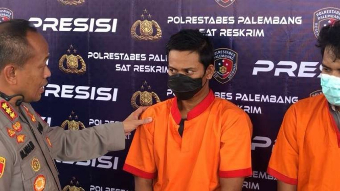 Polrestabes Palembang tangkap dua pelaku curanmor spesialis minimarket.