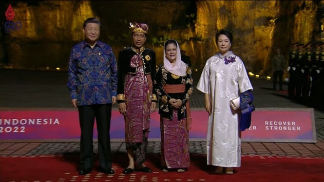 Presiden Jokowi menjamu Presiden Xi Jinping di Gala Dinner KTT G20 Bali