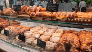 Santai Menikmati Aneka Bakery Hingga Pasta di Kafe Bergaya Prancis