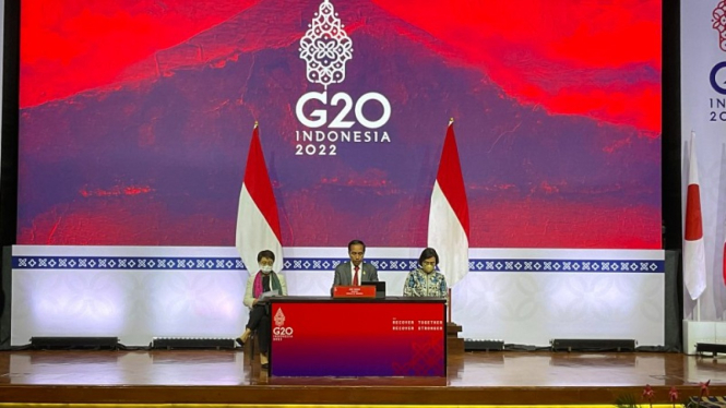 Presiden Joko Widodo menggelar konferensi pers usai KTT G20 di Bali, Rabu 16 November 2022.