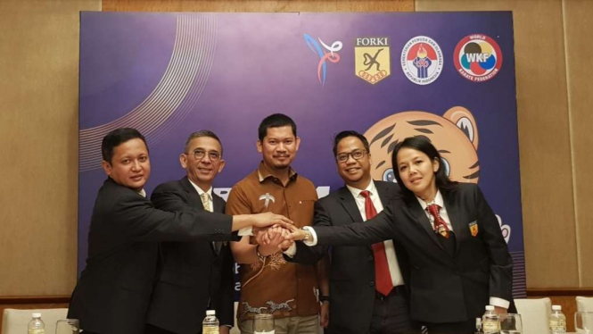 Konferensi pers jelang Kejuaraan Internasional WKF Series A 2022 di Indonesia.