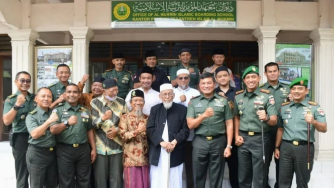 VIVA Militer: Pangdam IV/Diponegoro bertemu Abu Bakar Ba'asyir di Ngruki