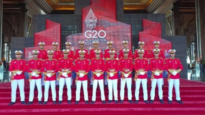 VIVA Militer: Pasukan Cordon Yonwalprotneg Paspampres TNI di area KTT G20