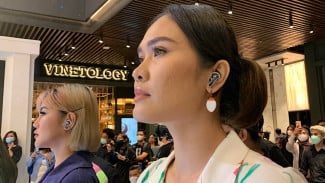 Nothing Ear (Stick), Desain Transparan dengan Wadah Seukuran Lipstik