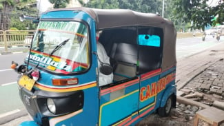 Geger Pria Ditemukan Tewas Dalam Bajaj di Cempaka Putih