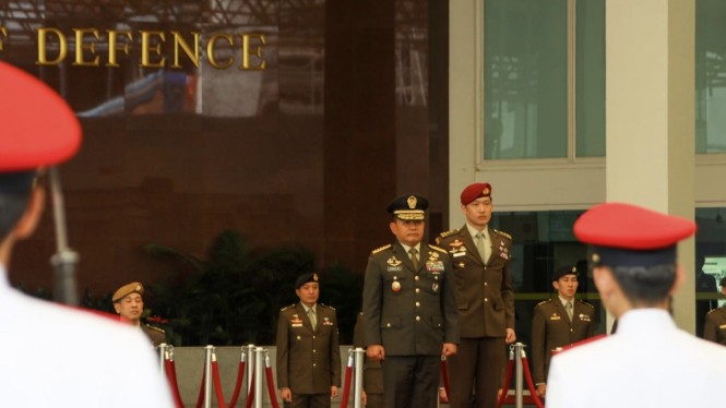 VIVA Militer: KSAD Jenderal TNI Dudung Abdurachman kunjungi Kemhan Singapura