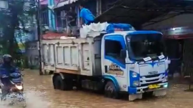 11 Kecamatan Di Kota Medan Terendam Banjir, BPBD Evakuasi Warga